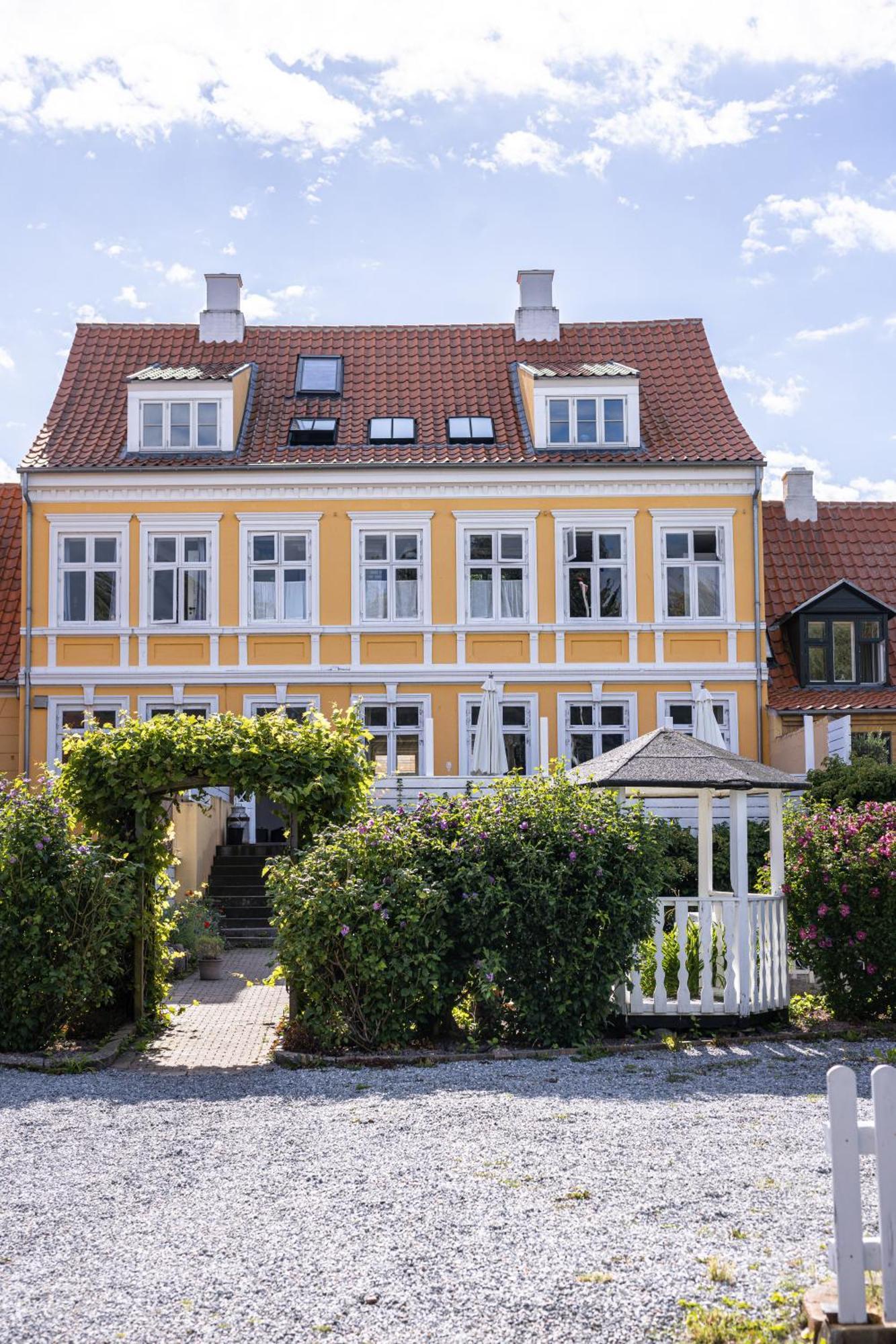Arnfeldt Hotel Aeroskobing Exterior photo